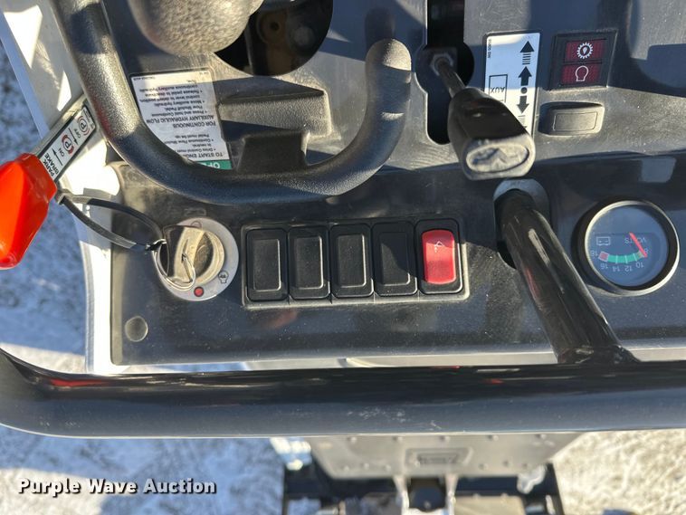 image for item DW4415 2022 Bobcat MT100 compact utility loader