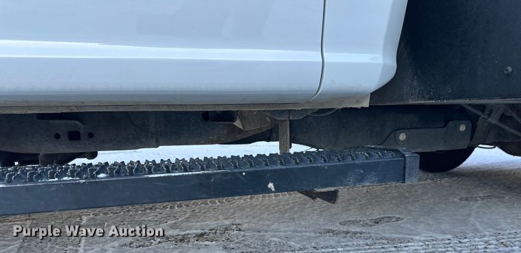 image for item DW4416 2019 Ford F350 Super Duty utility bed pickup truck