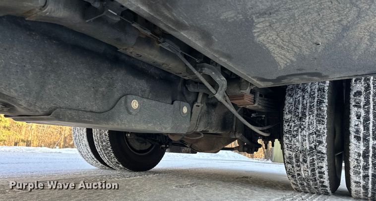 image for item DW4416 2019 Ford F350 Super Duty utility bed pickup truck