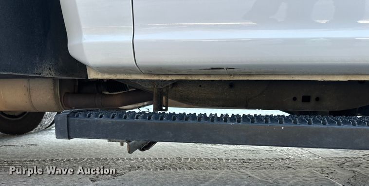 image for item DW4416 2019 Ford F350 Super Duty utility bed pickup truck