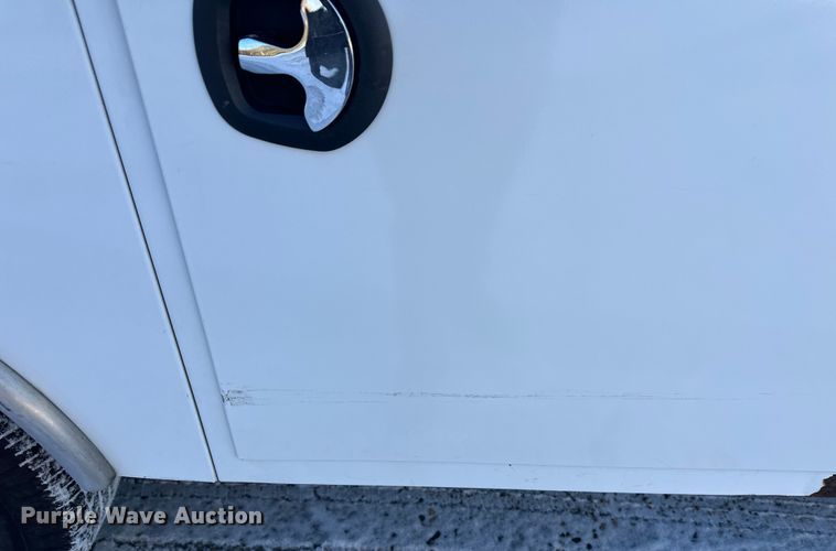 image for item DW4416 2019 Ford F350 Super Duty utility bed pickup truck