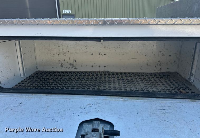 image for item DW4416 2019 Ford F350 Super Duty utility bed pickup truck