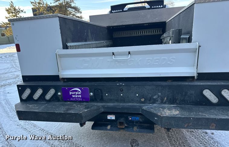 image for item DW4416 2019 Ford F350 Super Duty utility bed pickup truck