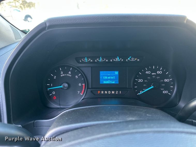 image for item DW4416 2019 Ford F350 Super Duty utility bed pickup truck