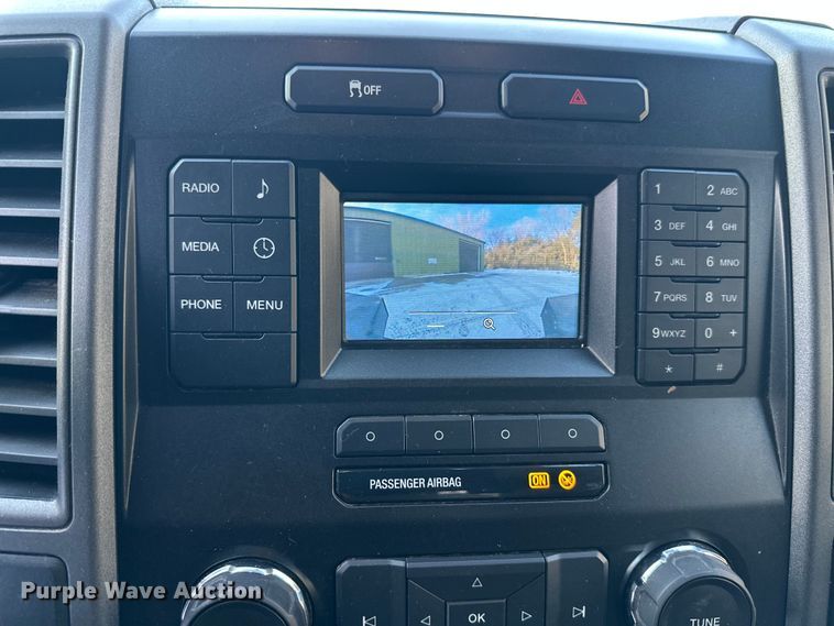 image for item DW4416 2019 Ford F350 Super Duty utility bed pickup truck