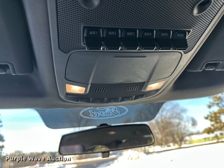 image for item DW4416 2019 Ford F350 Super Duty utility bed pickup truck