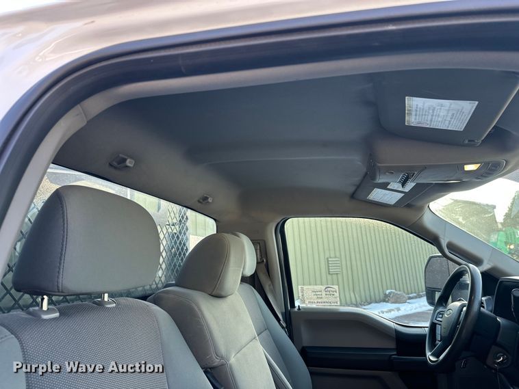 image for item DW4416 2019 Ford F350 Super Duty utility bed pickup truck