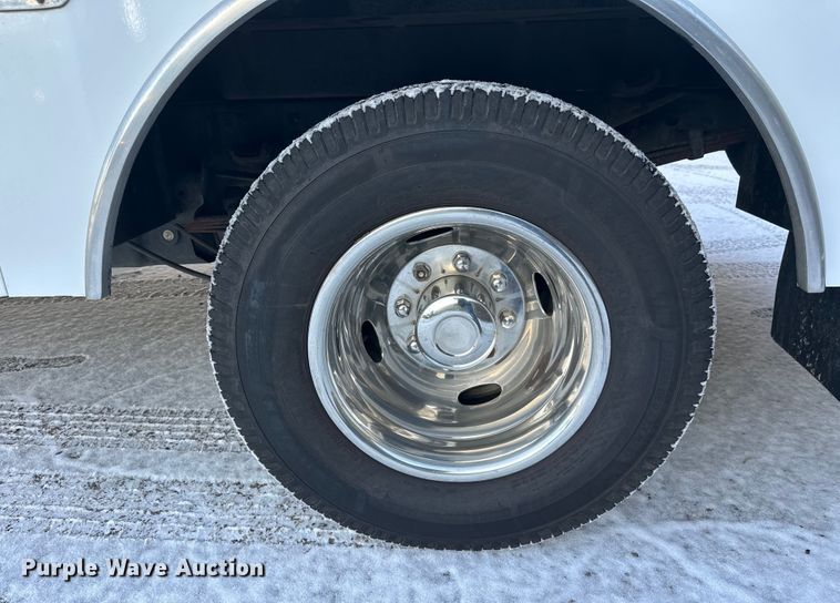 image for item DW4416 2019 Ford F350 Super Duty utility bed pickup truck