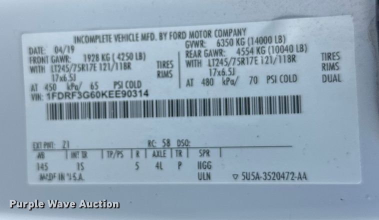 image for item DW4416 2019 Ford F350 Super Duty utility bed pickup truck