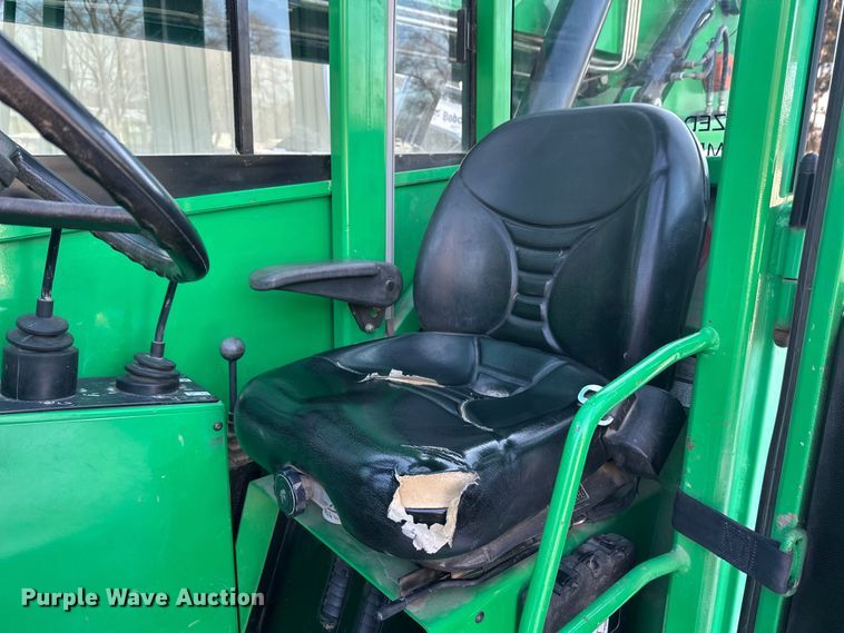 image for item DW4417 2014 JLG Skytrak 6042 telehandler