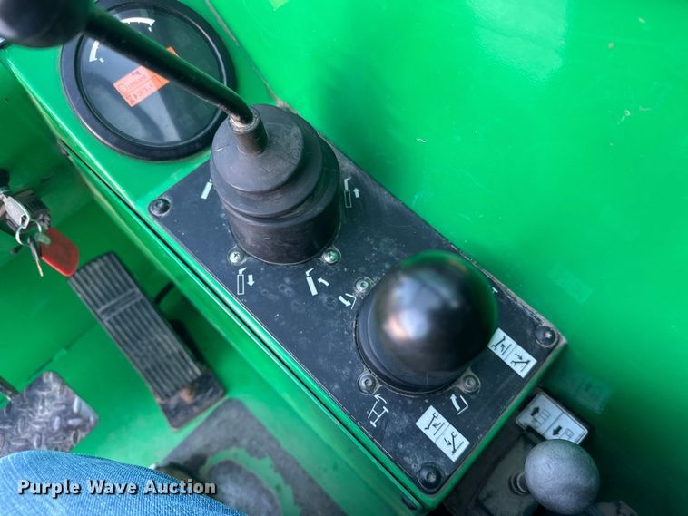 image for item DW4417 2014 JLG Skytrak 6042 telehandler