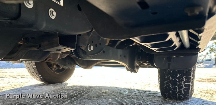 image for item DW4418 2018 Ford F350 Super Duty Ext. Cab flatbed pickup truck