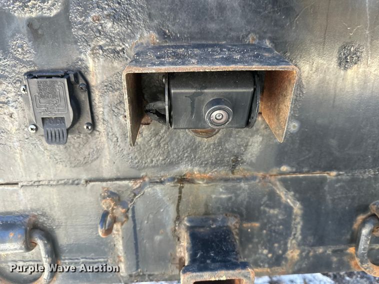 image for item DW4418 2018 Ford F350 Super Duty Ext. Cab flatbed pickup truck