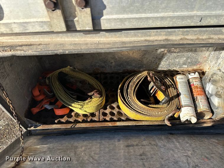 image for item DW4418 2018 Ford F350 Super Duty Ext. Cab flatbed pickup truck