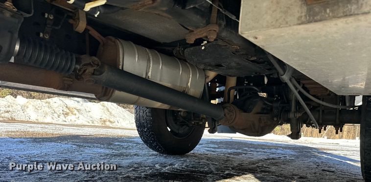 image for item DW4418 2018 Ford F350 Super Duty Ext. Cab flatbed pickup truck