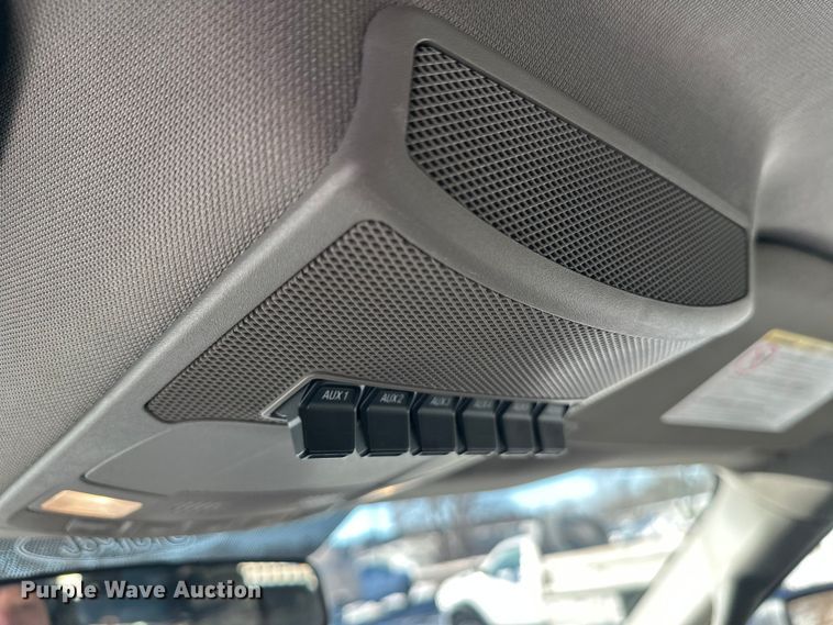 image for item DW4418 2018 Ford F350 Super Duty Ext. Cab flatbed pickup truck