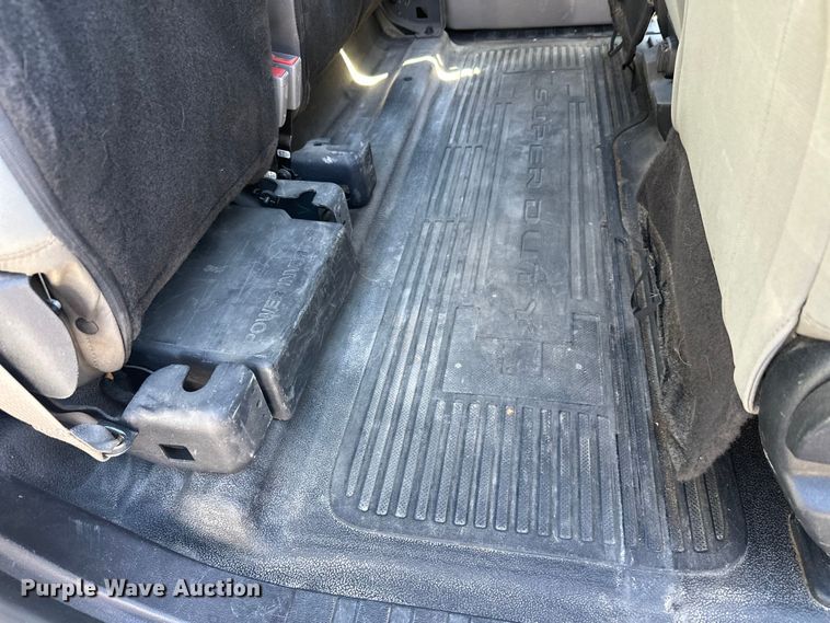 image for item DW4418 2018 Ford F350 Super Duty Ext. Cab flatbed pickup truck