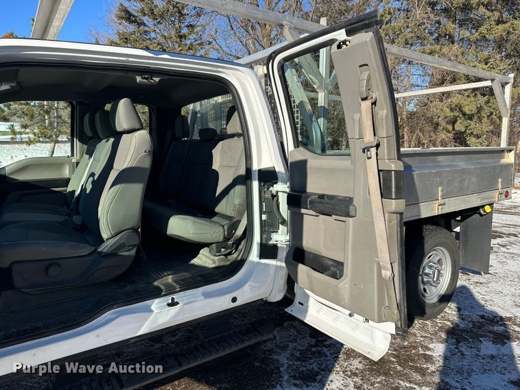 image for item DW4418 2018 Ford F350 Super Duty Ext. Cab flatbed pickup truck