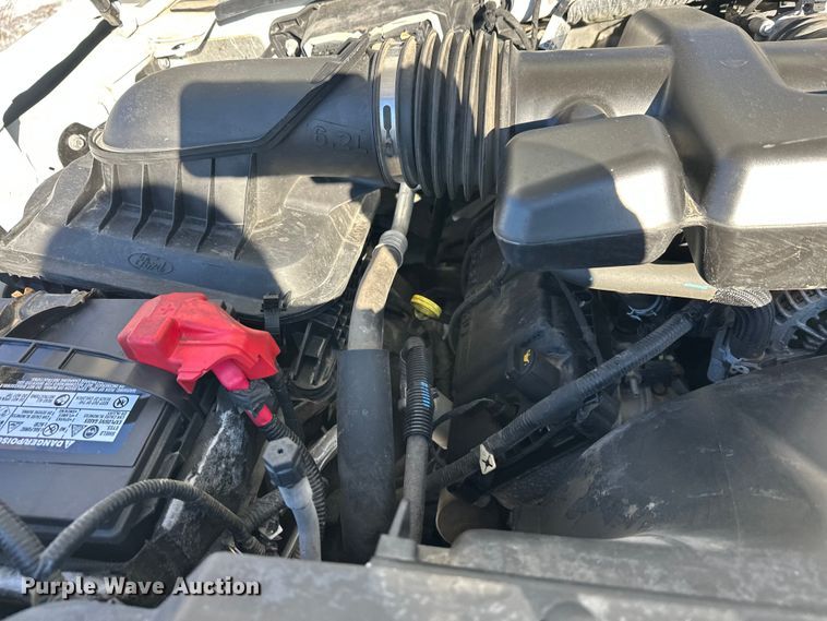 image for item DW4418 2018 Ford F350 Super Duty Ext. Cab flatbed pickup truck