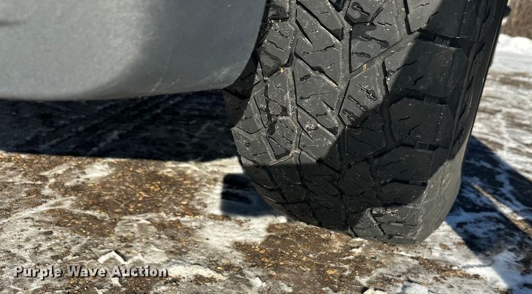 image for item DW4418 2018 Ford F350 Super Duty Ext. Cab flatbed pickup truck