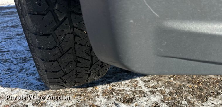 image for item DW4418 2018 Ford F350 Super Duty Ext. Cab flatbed pickup truck