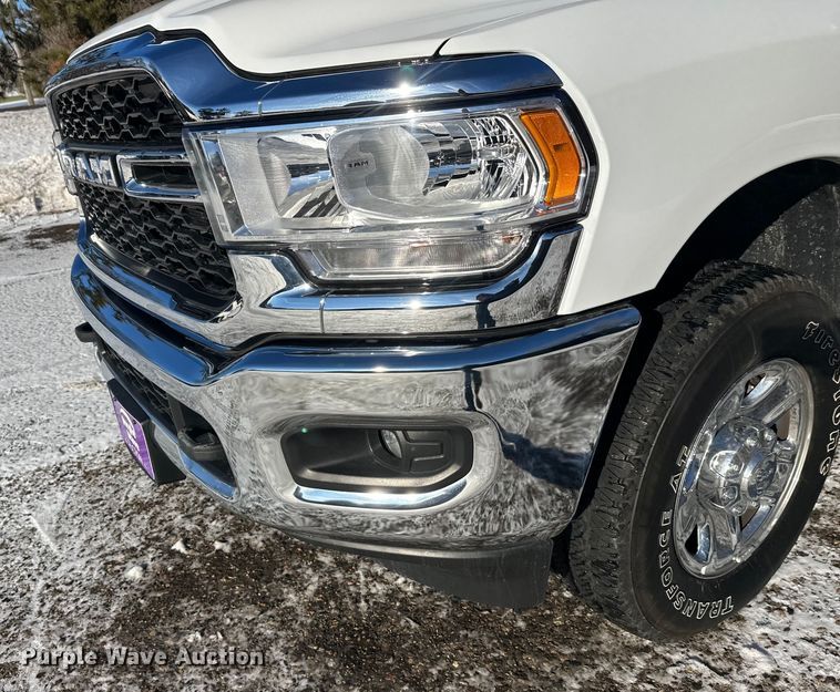 image for item DW4419 2022 RAM 3500 Crew Cab flatbed pickup truck