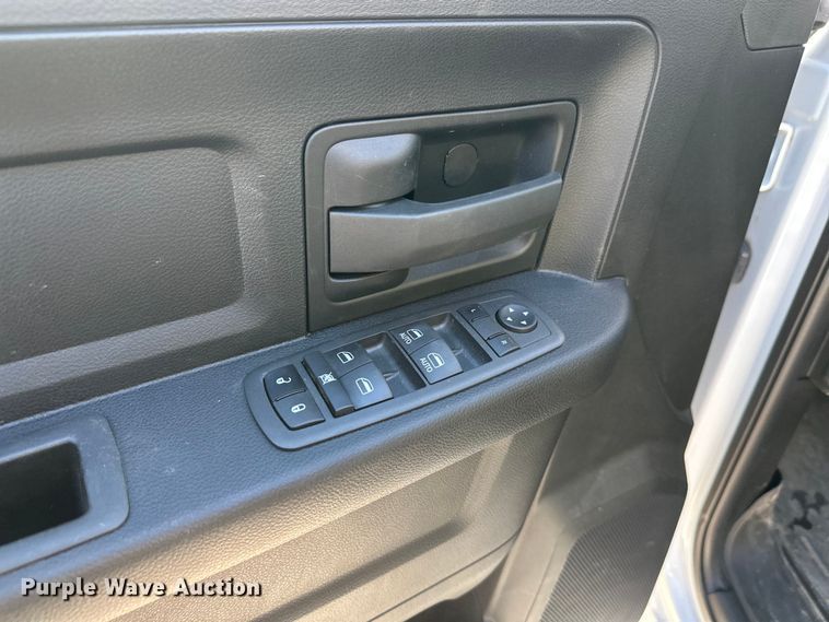 image for item DW4419 2022 RAM 3500 Crew Cab flatbed pickup truck