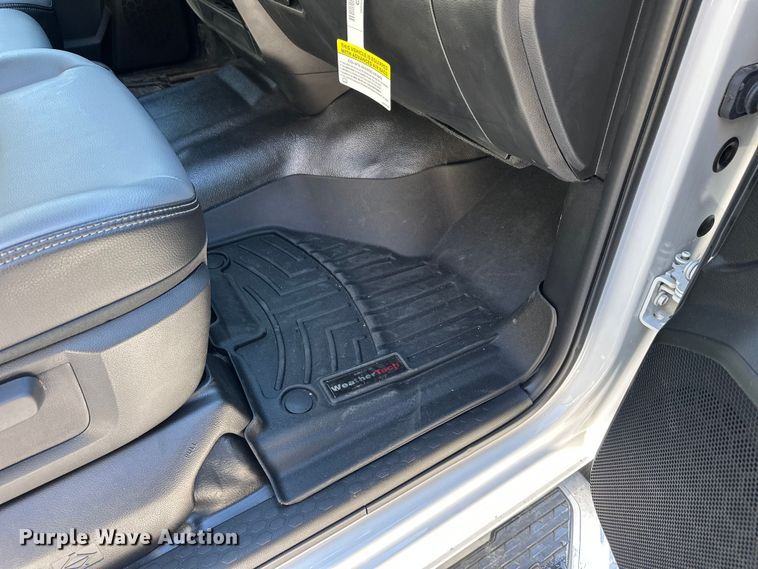 image for item DW4419 2022 RAM 3500 Crew Cab flatbed pickup truck