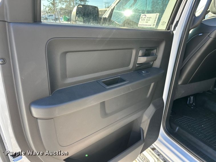 image for item DW4419 2022 RAM 3500 Crew Cab flatbed pickup truck