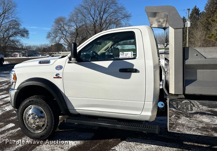 image for item DW4420 2019 RAM 5500 dump truck