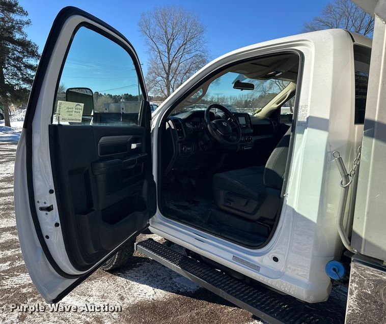 image for item DW4420 2019 RAM 5500 dump truck