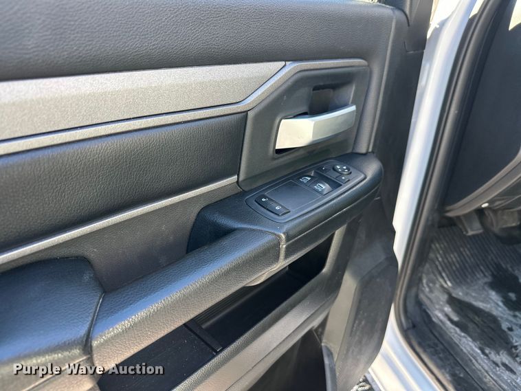 image for item DW4420 2019 RAM 5500 dump truck