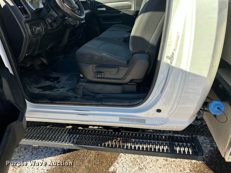 image for item DW4420 2019 RAM 5500 dump truck