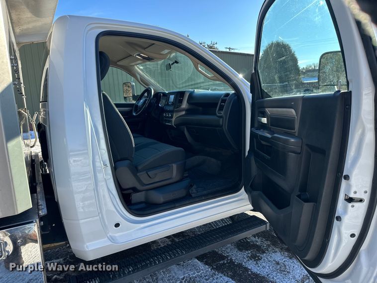 image for item DW4420 2019 RAM 5500 dump truck