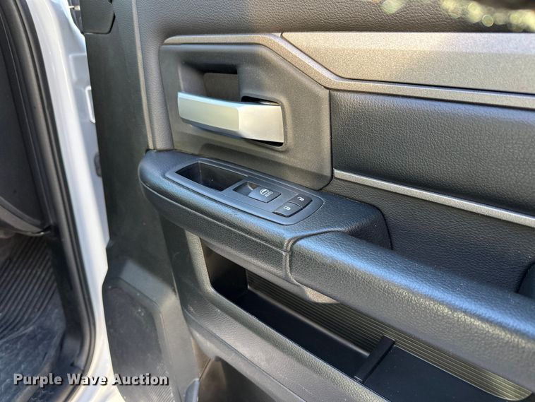 image for item DW4420 2019 RAM 5500 dump truck