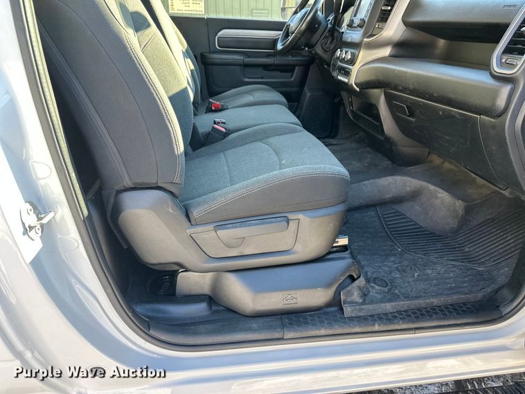 image for item DW4420 2019 RAM 5500 dump truck