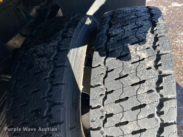 image for item DW4420 2019 RAM 5500 dump truck