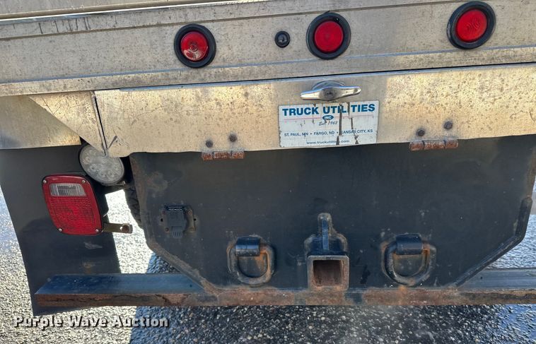 image for item DW4421 2022 RAM 3500 Crew Cab flatbed pickup truck