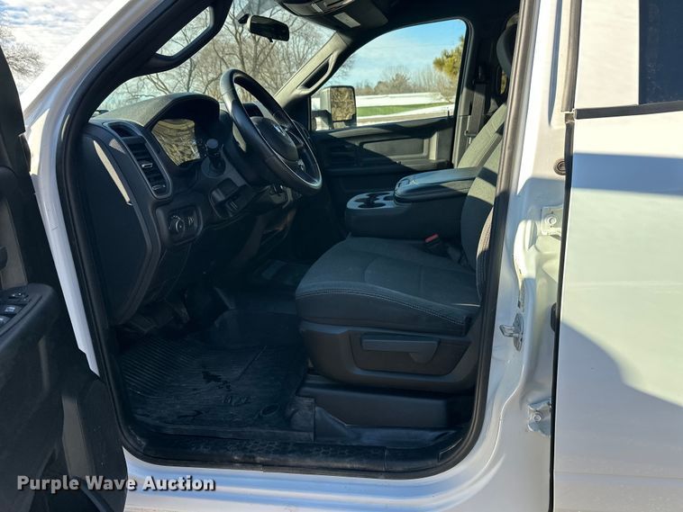 image for item DW4421 2022 RAM 3500 Crew Cab flatbed pickup truck