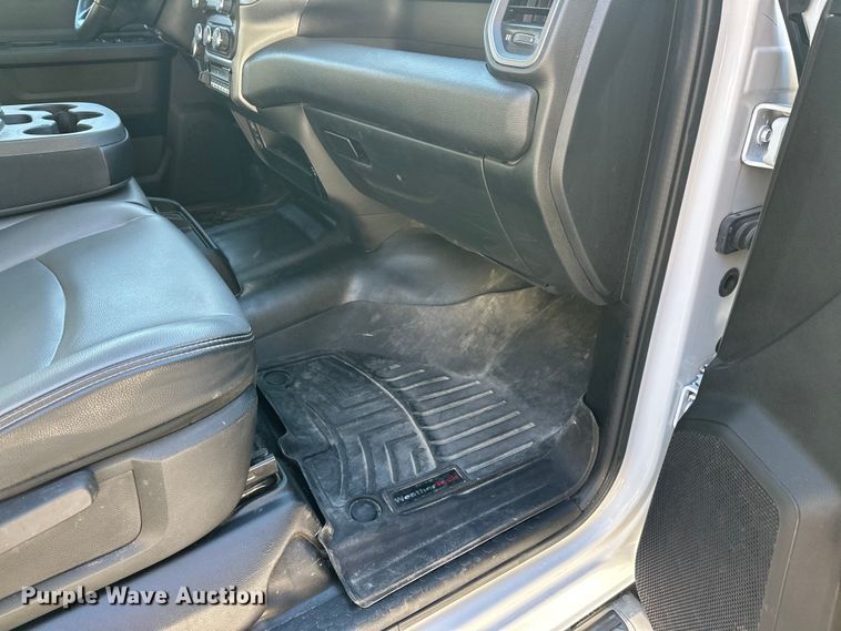 image for item DW4422 2022 RAM 3500 Crew Cab utility bed pickup truck