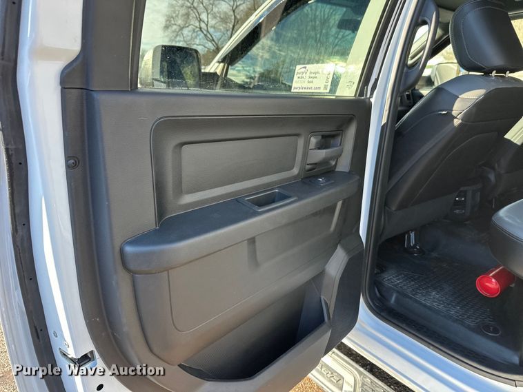 image for item DW4422 2022 RAM 3500 Crew Cab utility bed pickup truck