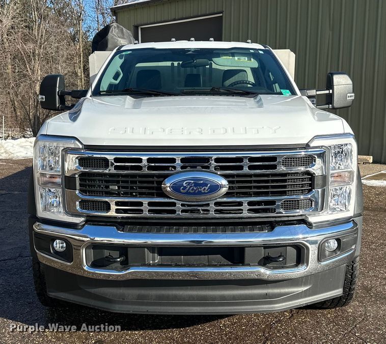 image for item DW4424 2023 Ford F600 flatbed truck