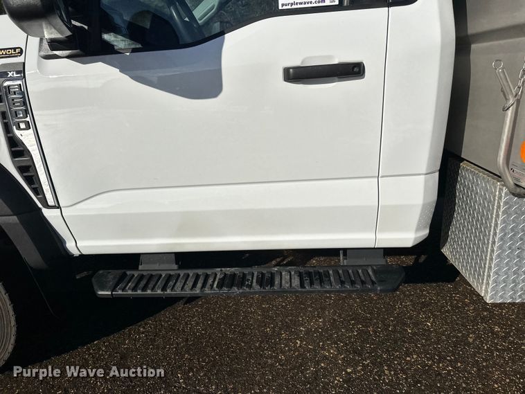 image for item DW4424 2023 Ford F600 flatbed truck