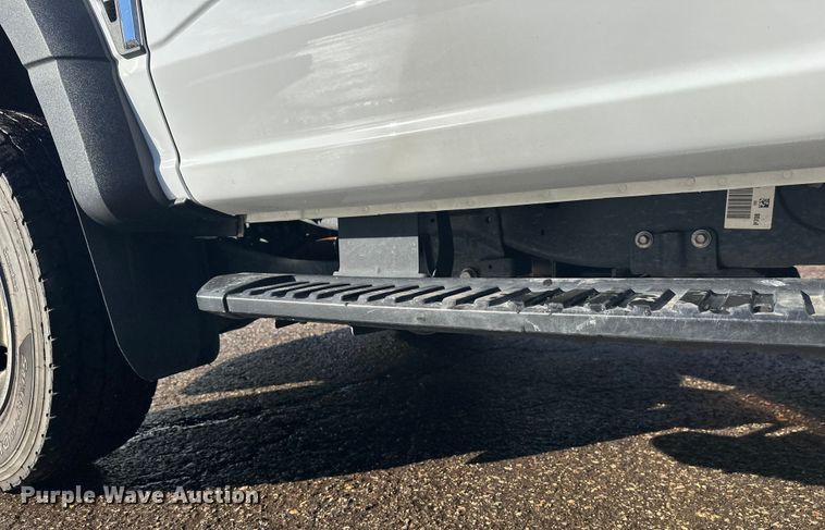 image for item DW4424 2023 Ford F600 flatbed truck