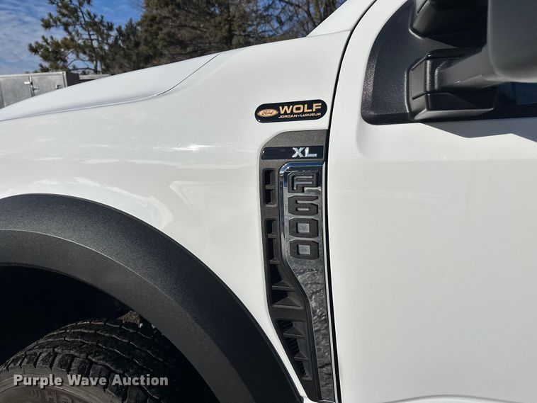 image for item DW4424 2023 Ford F600 flatbed truck