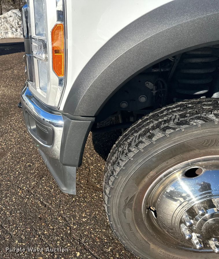 image for item DW4424 2023 Ford F600 flatbed truck