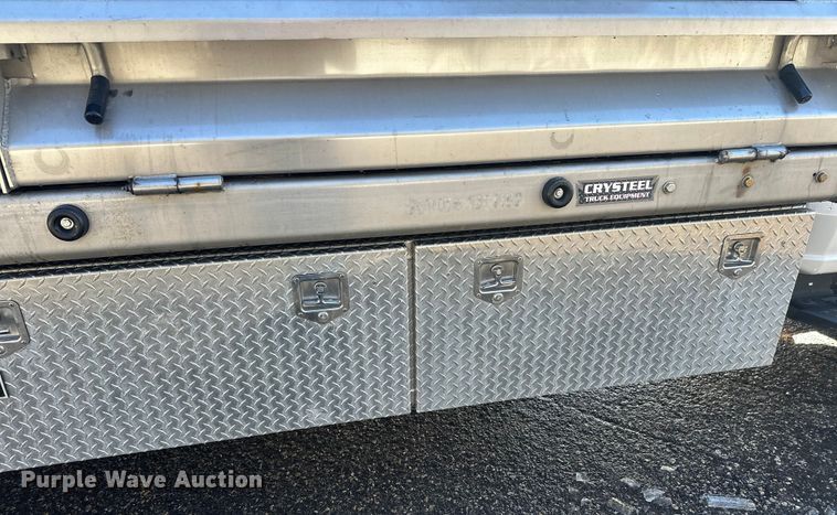 image for item DW4424 2023 Ford F600 flatbed truck