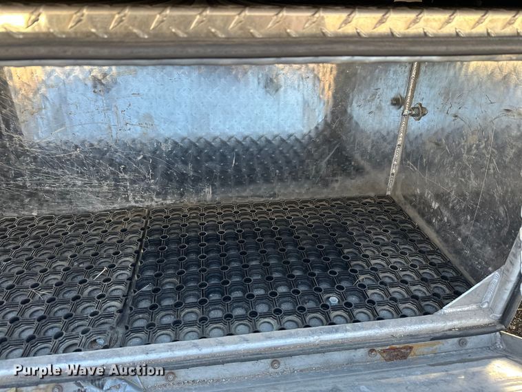 image for item DW4424 2023 Ford F600 flatbed truck