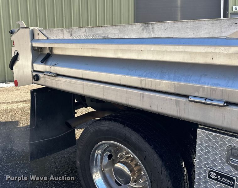 image for item DW4424 2023 Ford F600 flatbed truck