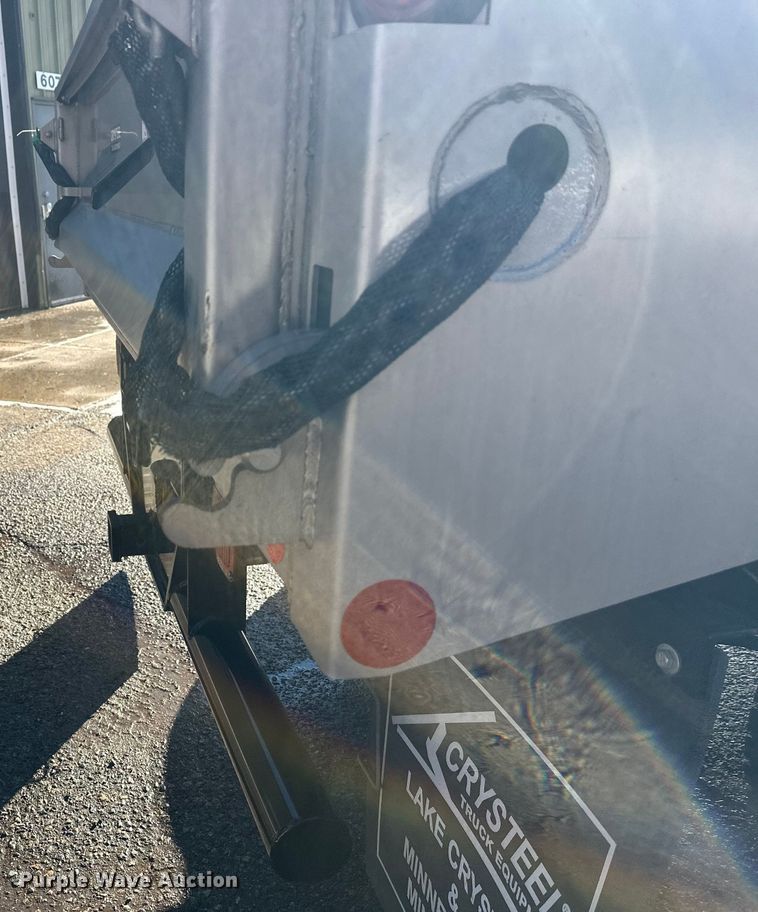 image for item DW4424 2023 Ford F600 flatbed truck